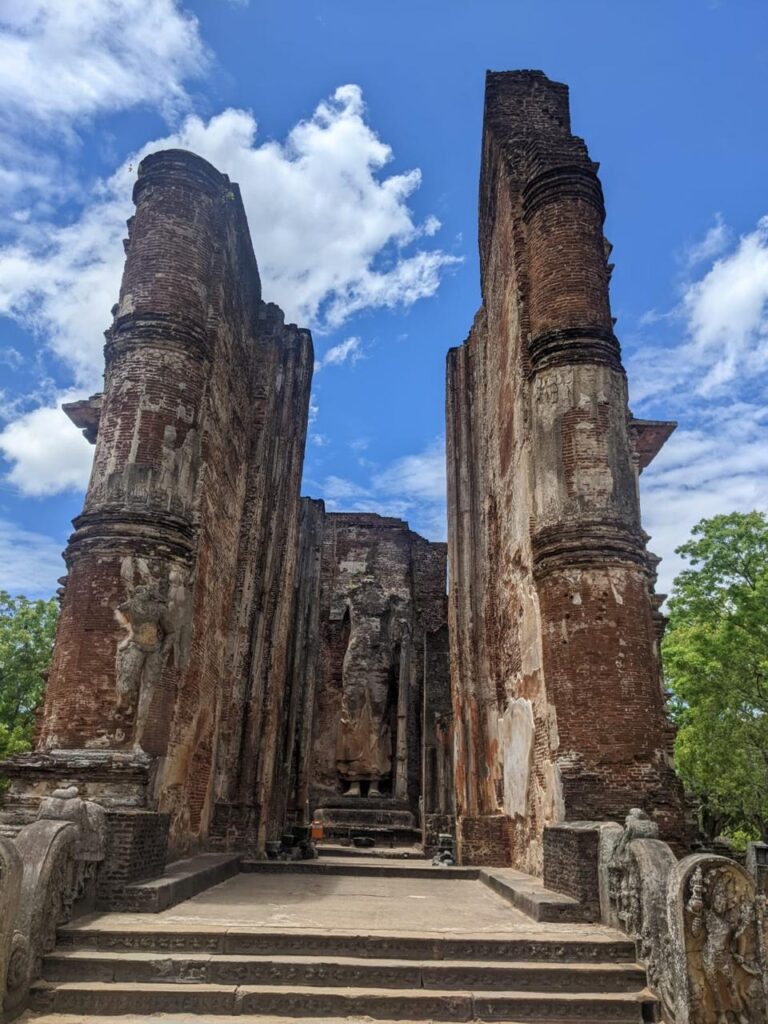 travel and tour srilanka